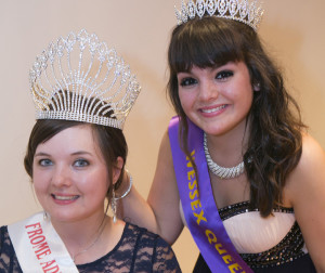 ©DJChedgy_LR Frome Adult Carnival Queen Kelly Pleasants  is crowned by the Wessex Queen Laura Evans 2013397A0170alt