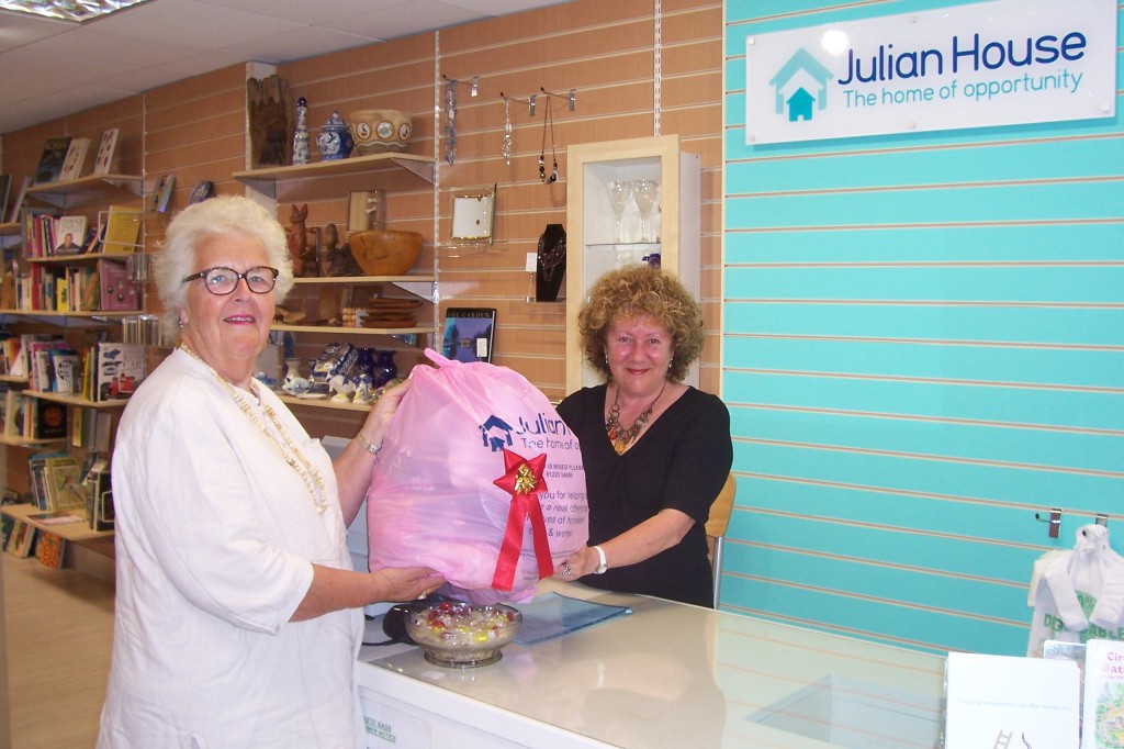 Corrie star opens new Frome charity shop Frome Times