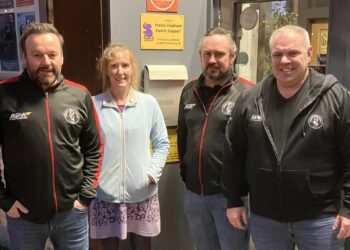 Poker group donates £1,000 to Purple Elephant