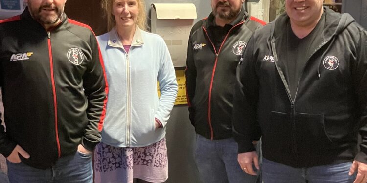 Poker group donates £1,000 to Purple Elephant