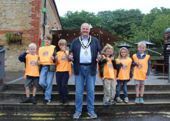 The Giving Gang – local  children give back to Frome