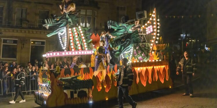 Carnival wows crowds with record entries
