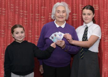 Sisters triumph in Carnival Spot in the Window competition