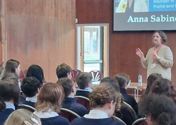 Local MP visits Avanti Park School