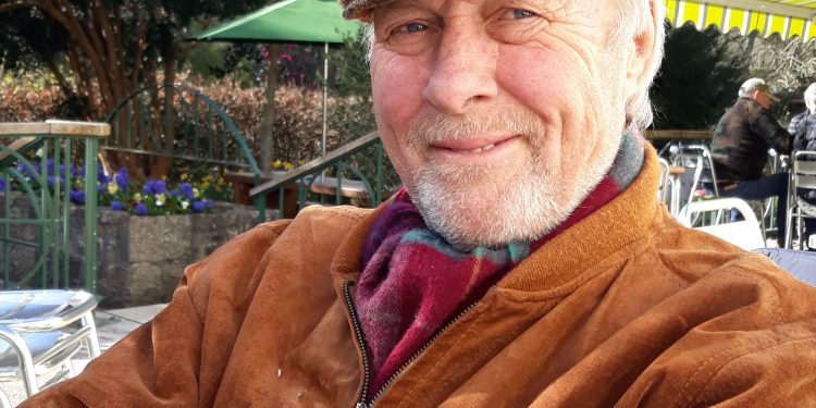 Community shares tributes to stalwart Des Harris