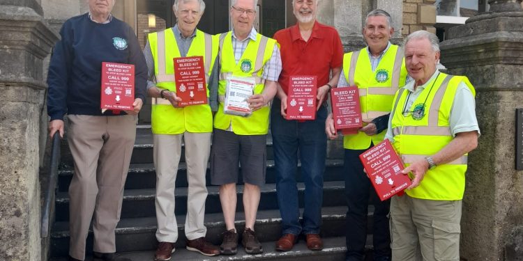 Friends of Frome Hospital seek long-term defibrillator solution