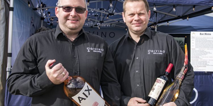 Frome wine shop wins prestigious regional award