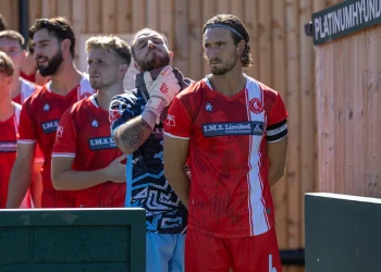 Perfect start: Robins make it six from six