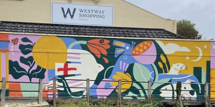 Town council urges residents to report graffiti after mural vandalised