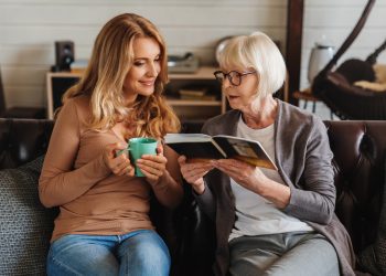 Calling all book lovers in Frome: Join the Home Library Service as a volunteer!