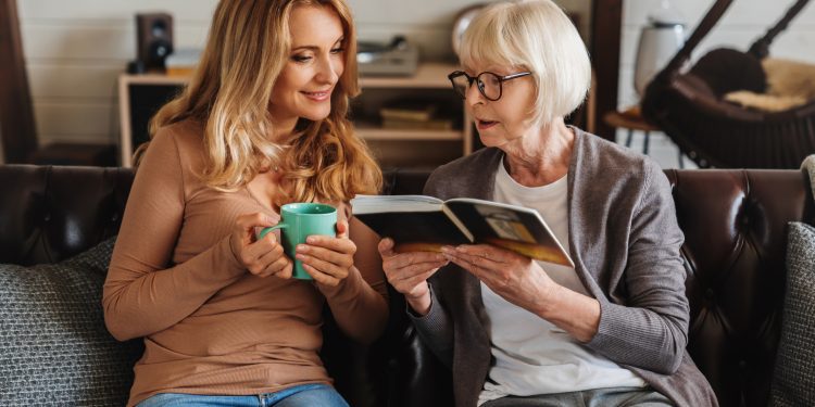 Calling all book lovers in Frome: Join the Home Library Service as a volunteer!