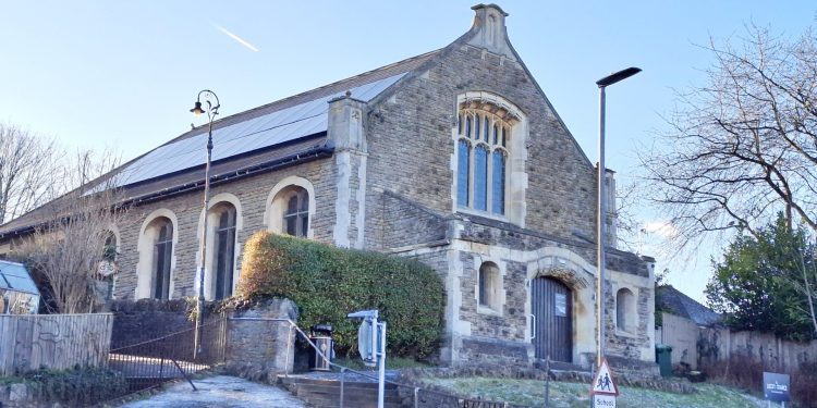 Theatre company celebrates green energy at Portway venue