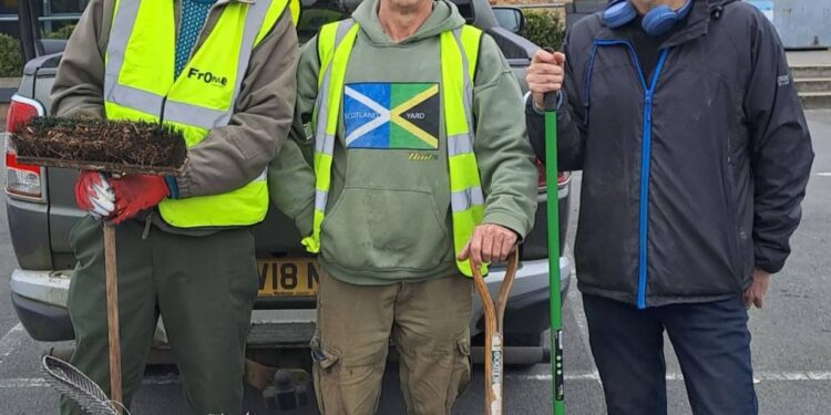 Frome Hoedowners cleanup town