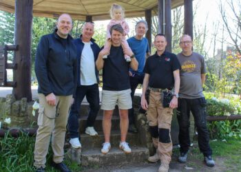 Skydive to thank charities behind Frome girl’s care